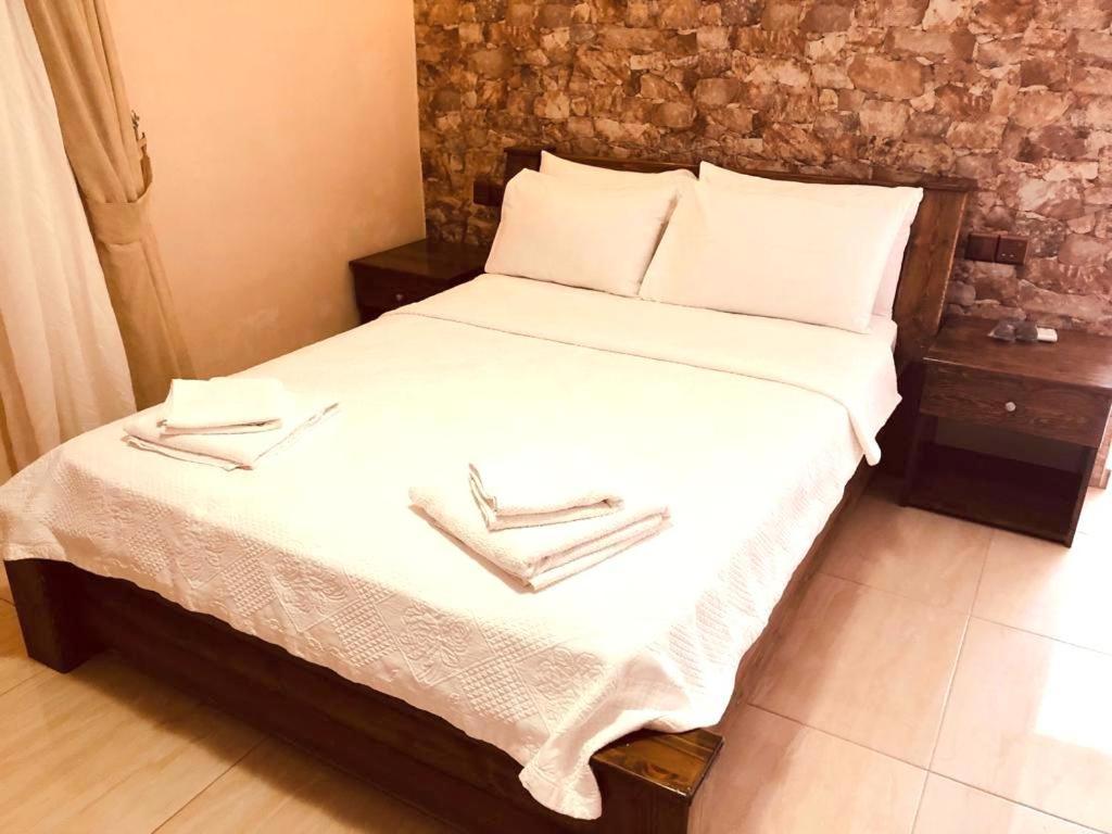 OASIS BEACHFRONT Guest Rooms&Restaurant Rizokarpaso Extérieur photo