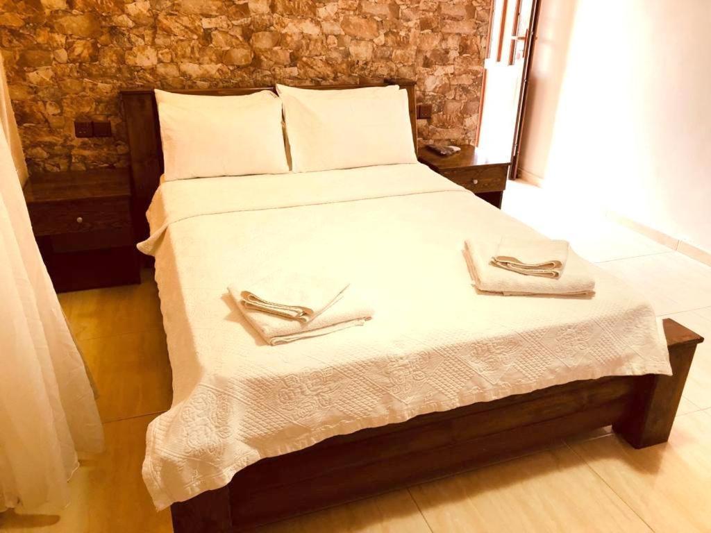 OASIS BEACHFRONT Guest Rooms&Restaurant Rizokarpaso Extérieur photo