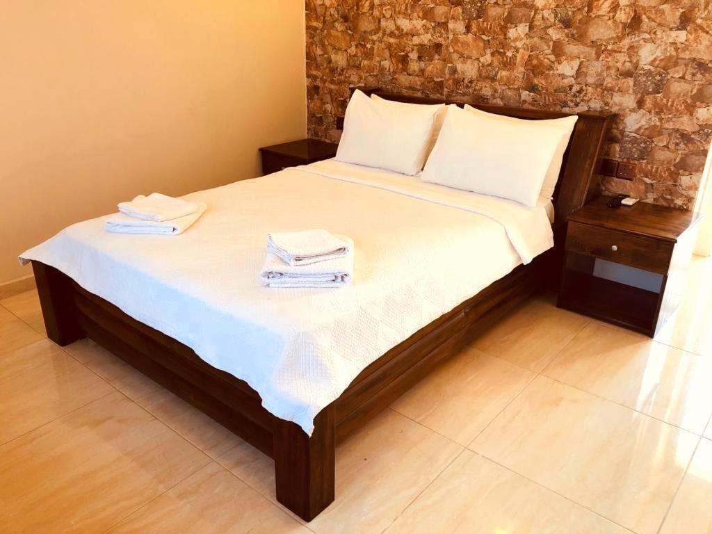 OASIS BEACHFRONT Guest Rooms&Restaurant Rizokarpaso Extérieur photo