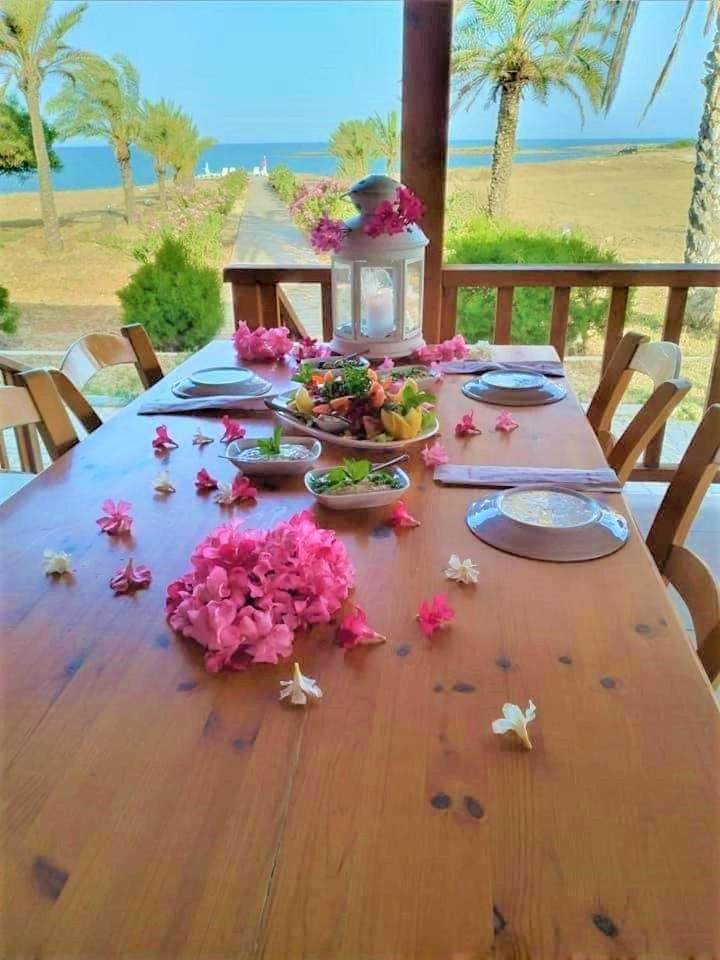 OASIS BEACHFRONT Guest Rooms&Restaurant Rizokarpaso Extérieur photo